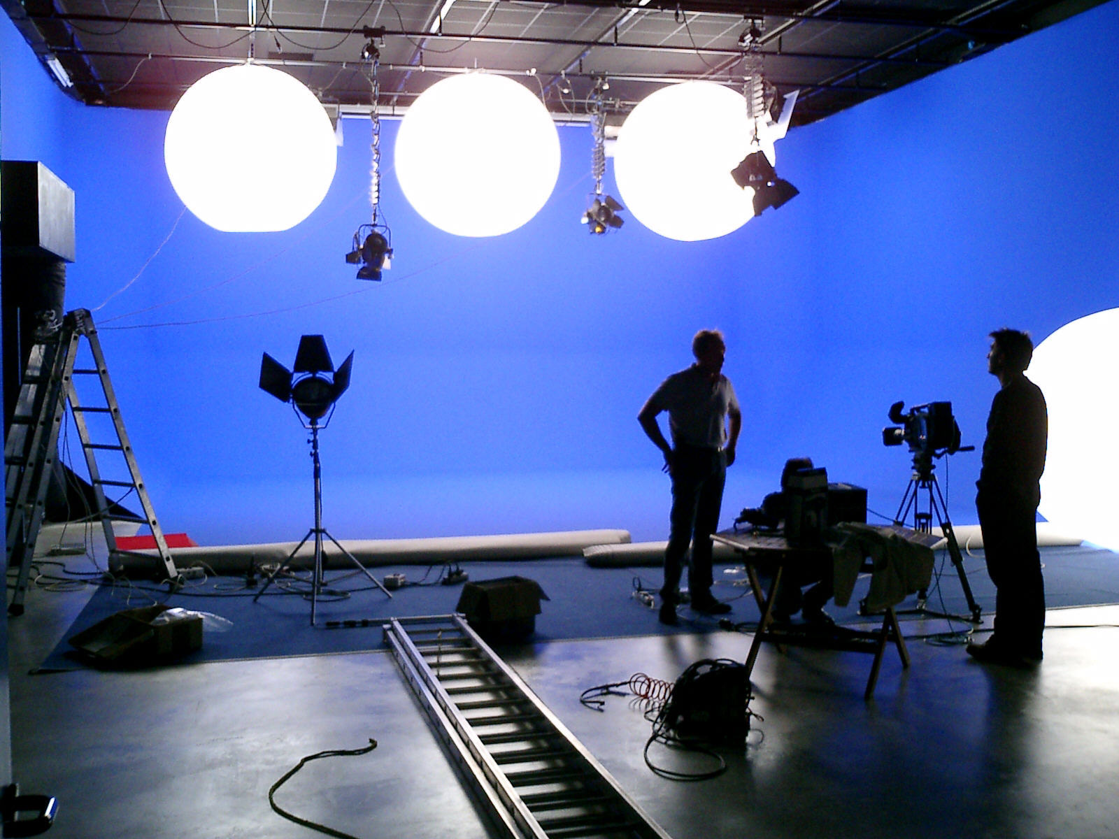 Lieu De Tournage J'adore Ce Que Vous Faites Plateau de tournage professionnel à Aix / Marseille - Imasud